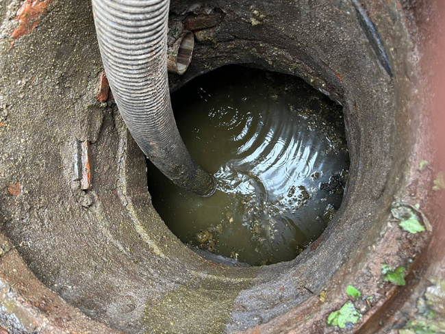 西湖化粪池清理的周期与注意事项